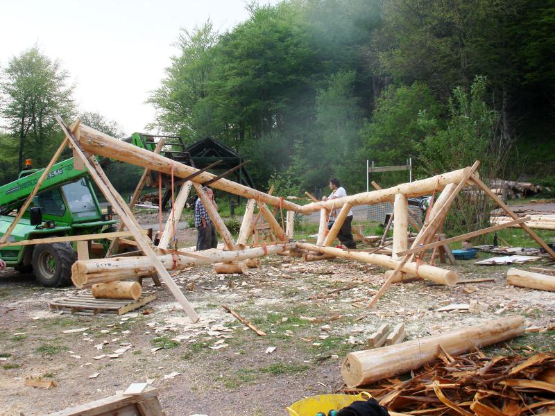 Full scale segments of the projects primary trusses, and cantilever door openings, were assembled to test different connection and assembly techniques.